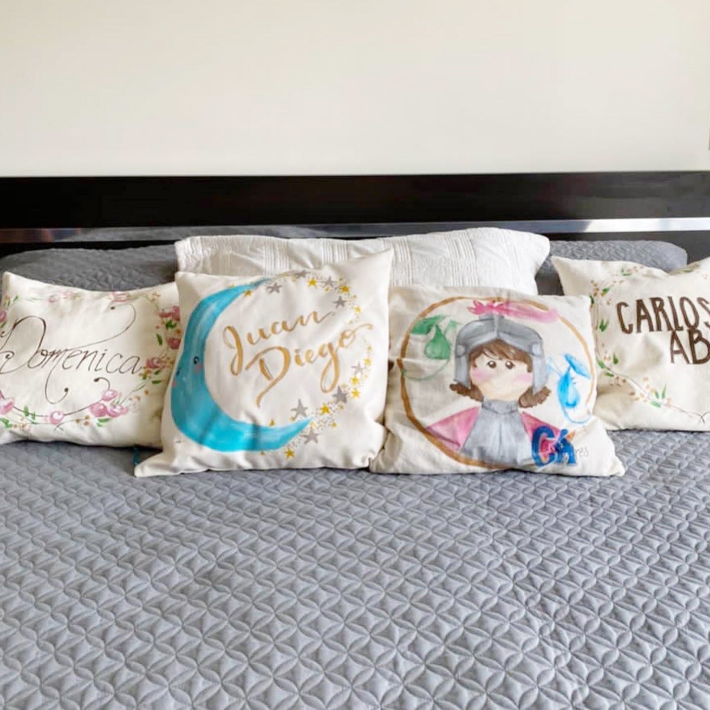Bajo Pedido - Cojín 2 Piezas - Pintado a Mano Personalizado