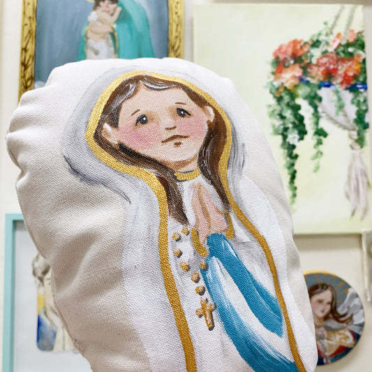 Nuestra Madre de la Inmaculada Concepción de Lourdes - Almohadas Pintadas
