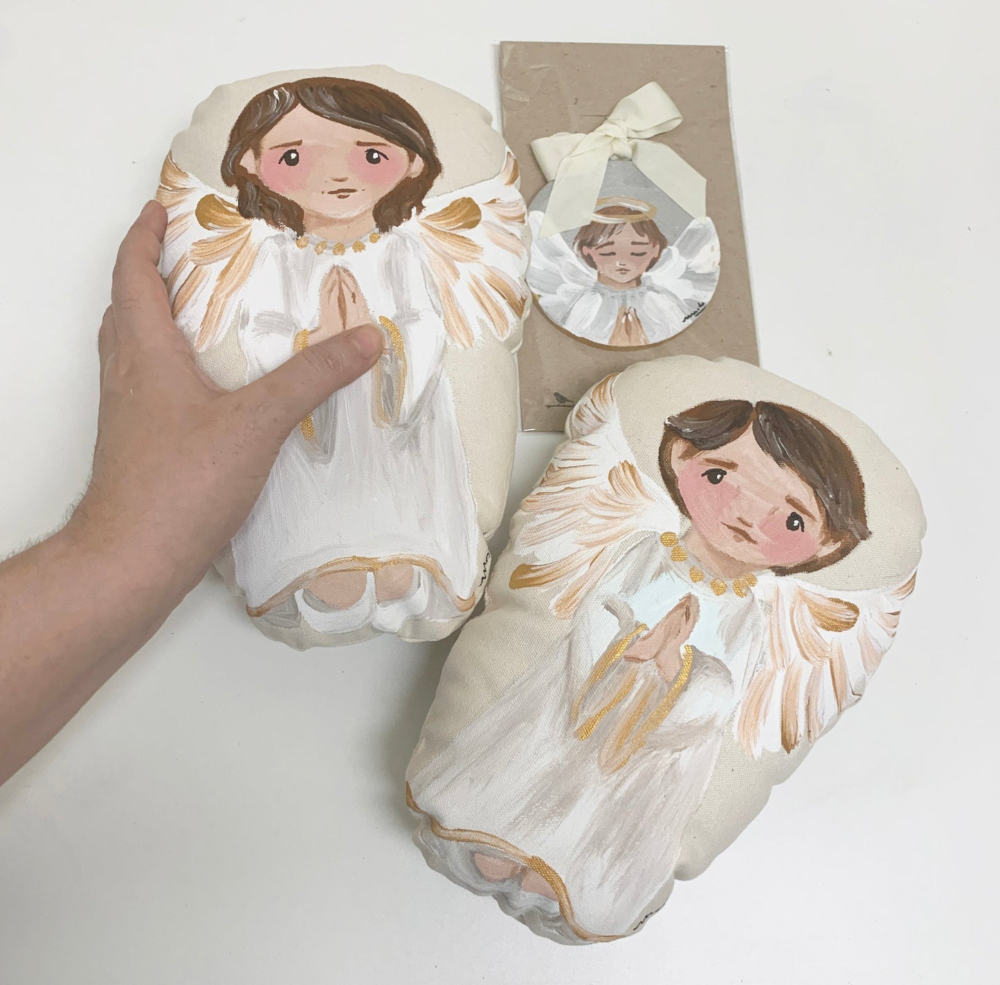 Nuestra Madre de la Inmaculada Concepción de Lourdes - Almohadas Pintadas