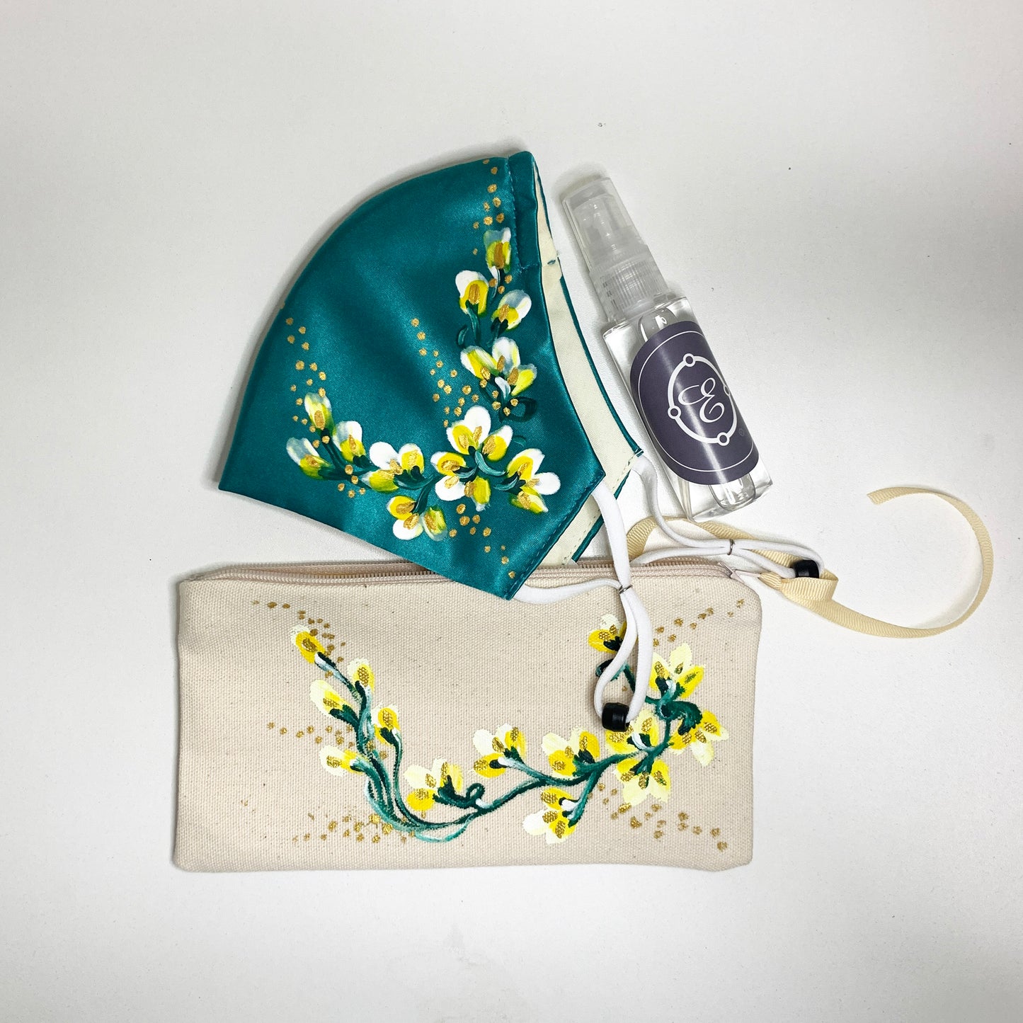 Cajita de Regalo Stay Safe Kit : Mascarilla Anatómica + Cartuchera + Alcohol