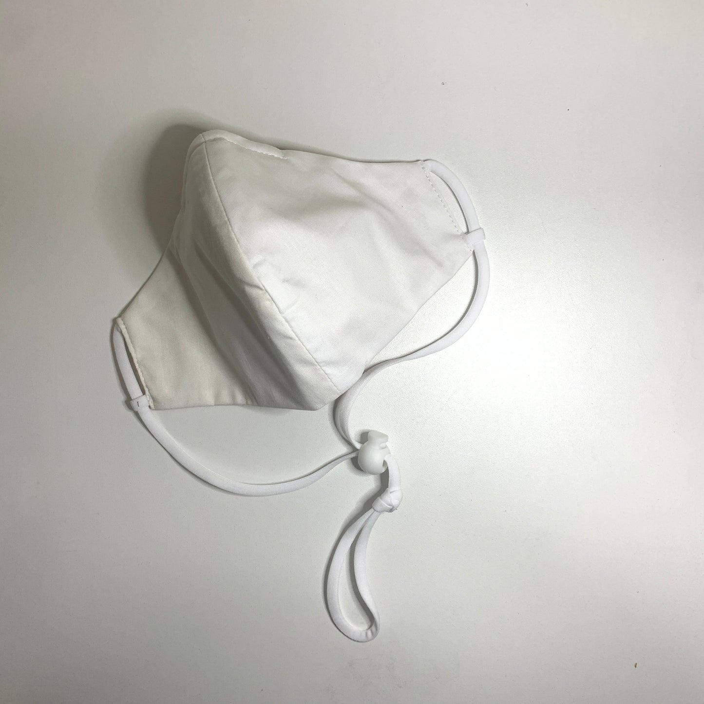 Mascarilla Anatómica de Tela Elástico Largo - Los Básicos