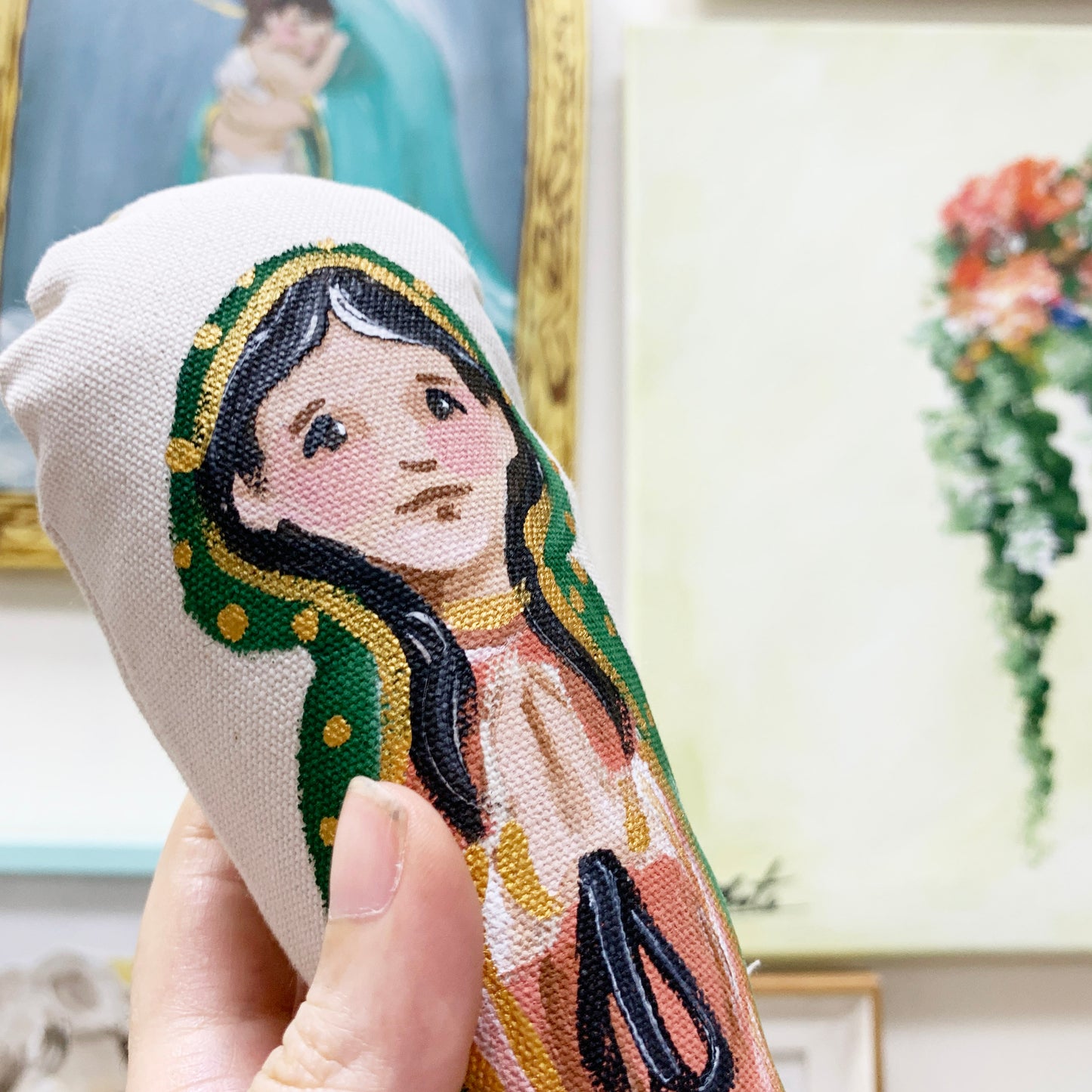 Virgen de Guadalupe - Sonajero Pintado a Mano
